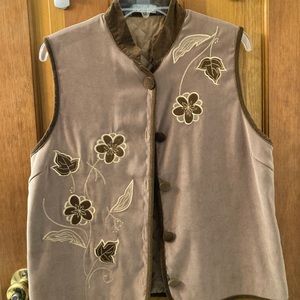 Vest- embroidered vest medium